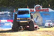 Monstertrucks gibt es bei den Bossle's Hell Drivers (©Foto: Martin Schmitz)